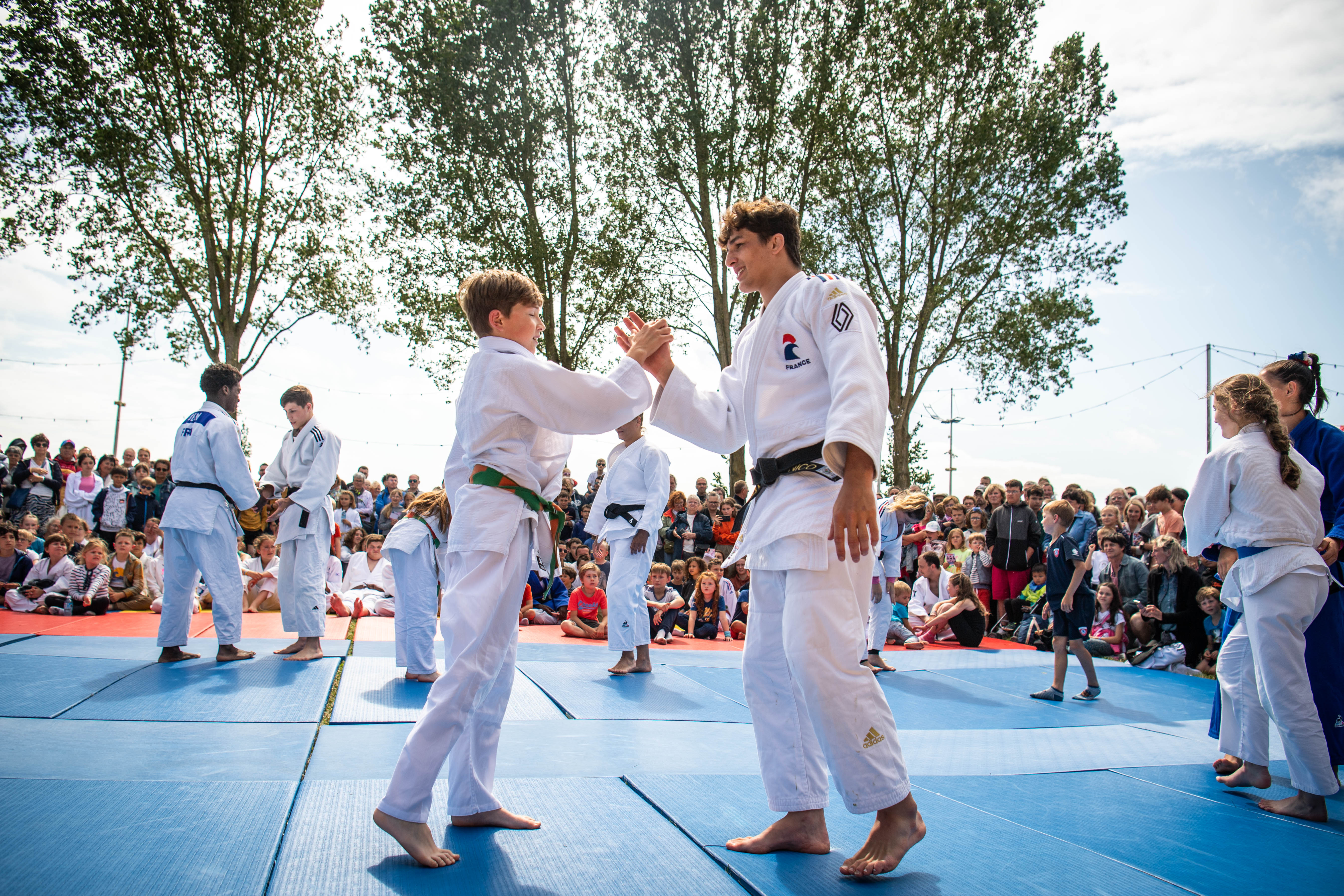 L'équipe de France de judo à la rencontre d'un public enthousiaste à Etaples-sur-Mer - Photo : Y.Cadart/CD62